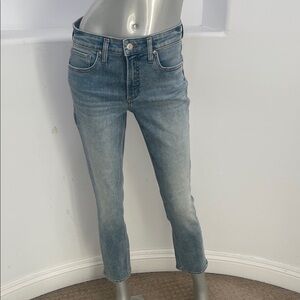 Silver Jeans Women’s Light Wash Slim Cropped Jeans Sample